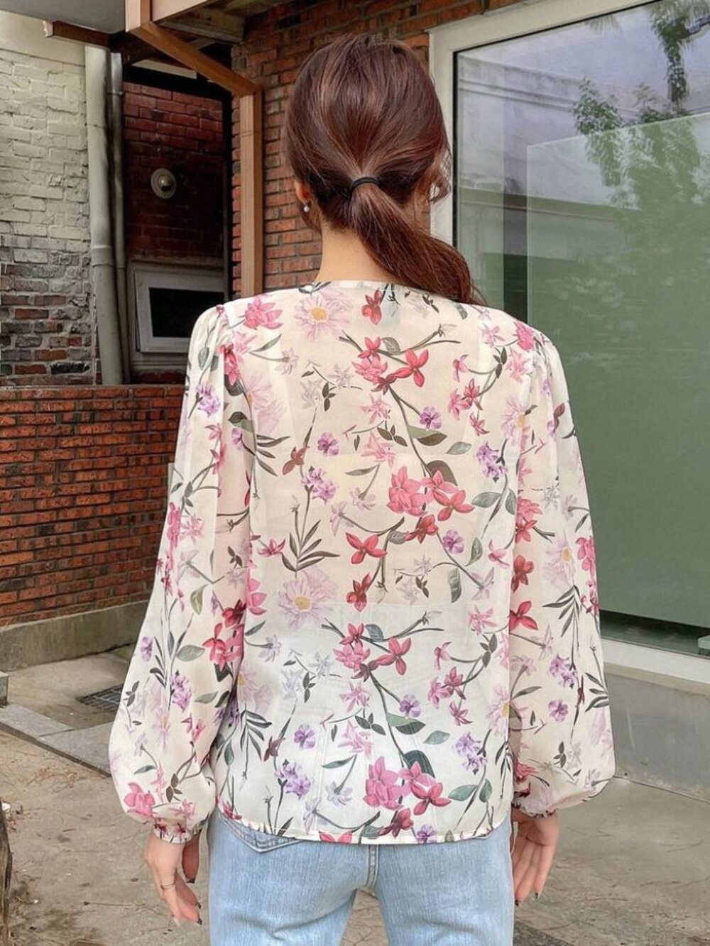 DAZY Floral Print Lantern Sleeve Blouse - Picture 2 of 5